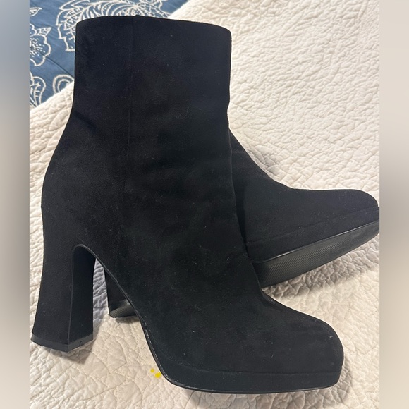 BLACK SWEDE BOOTIES - SIZE 9.5 - Picture 2 of 8